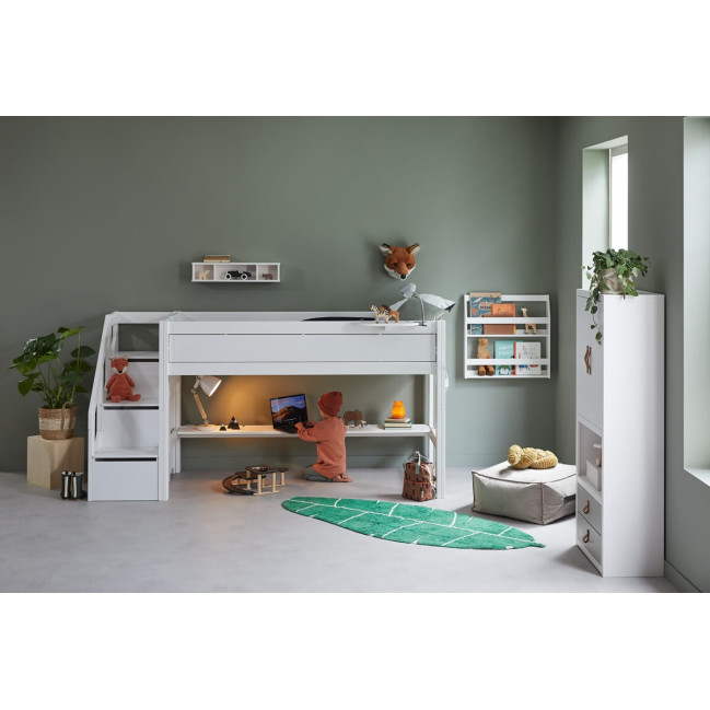 Lifetime Kidsrooms Halbhohes Bett mit Treppe und Deluxe Lattenrost whitewash