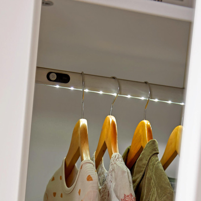 Appendiabiti Lifetime con LED 472 mm con accessori inclusi