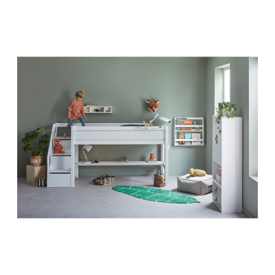 Halbhohes Bett mit Treppe und Deluxe Lattenrost