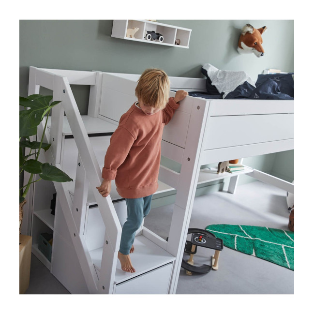Halbhohes Bett mit Treppe und Deluxe Lattenrost