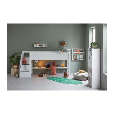 Halbhohes Bett mit Treppe und Deluxe Lattenrost